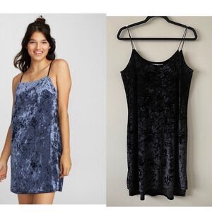 Twik-Crushed Velvet Spaghetti Strap Shift Dress